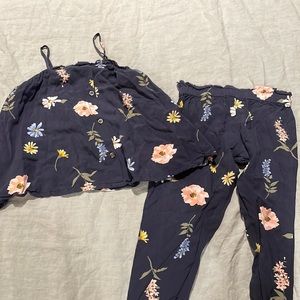 Flower two piece set.